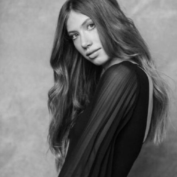 Meet your Posher, Sofia - Picture 1 of 1